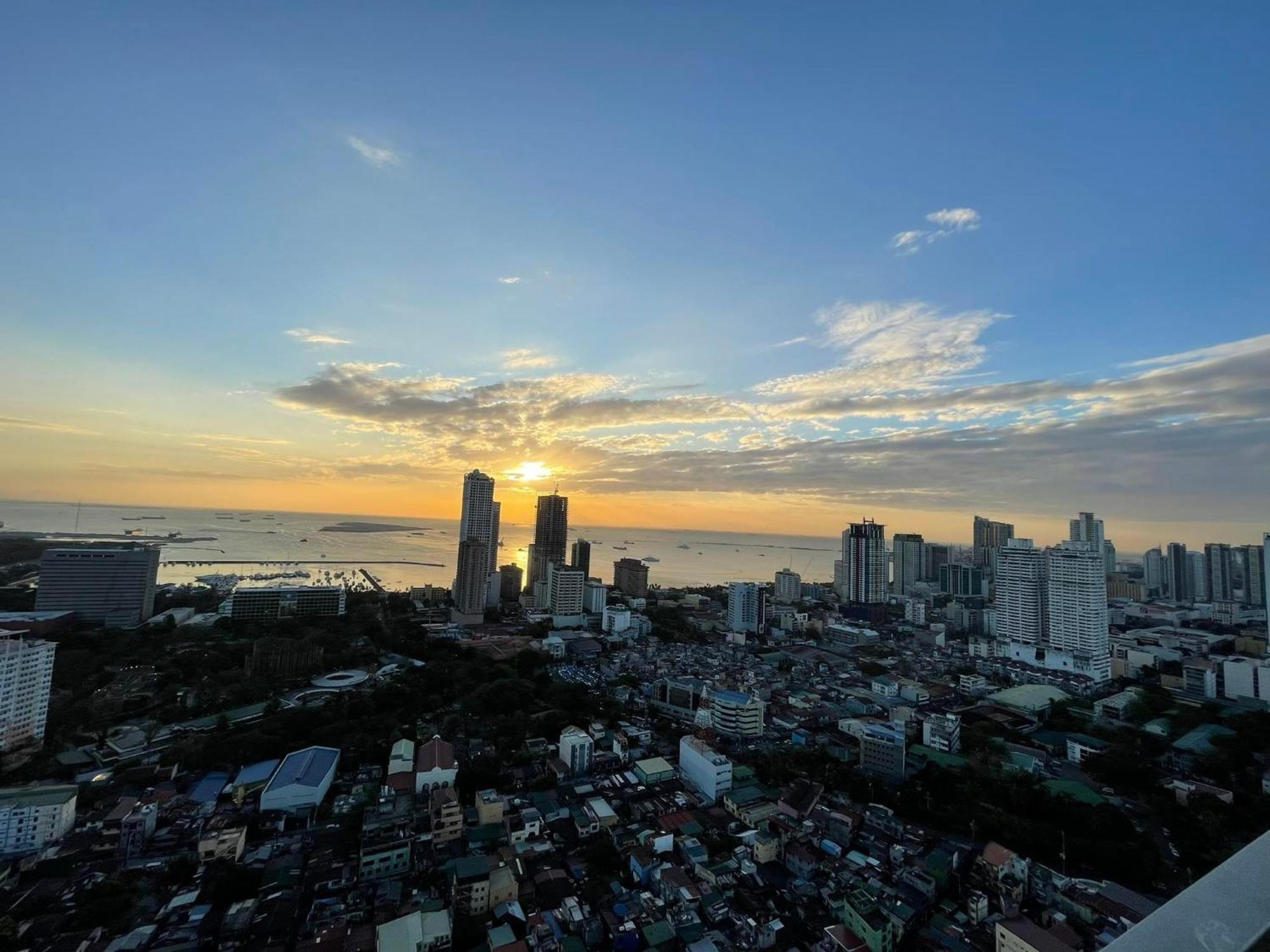 Green Residences Stays By Pbyy Manilla Buitenkant foto